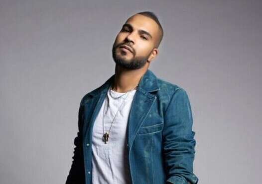 "אני בא לעשות מוזיקה, לשיר גם בעברית וגם בערבית, כי זה בעצם מייצג את מי שאני". אמיר אבו // צילום: רון קדמי